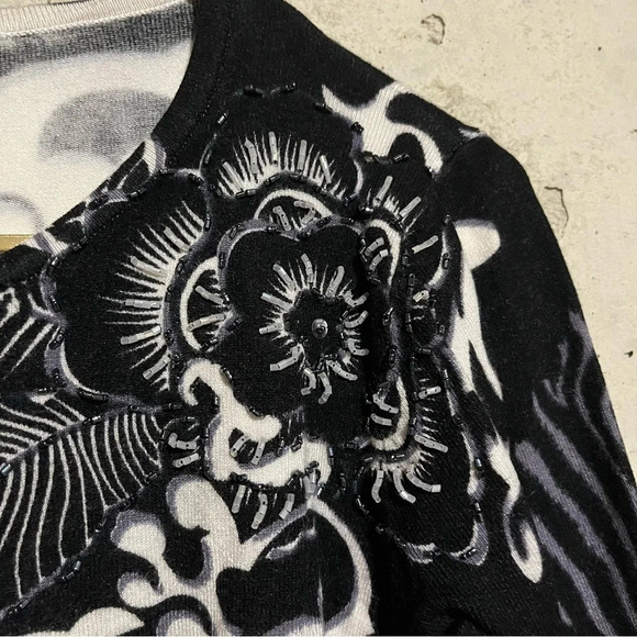 Pierri New York Womens Black White Floral Beaded Long Sleeve Sweater Size S - Picture 3 of 8